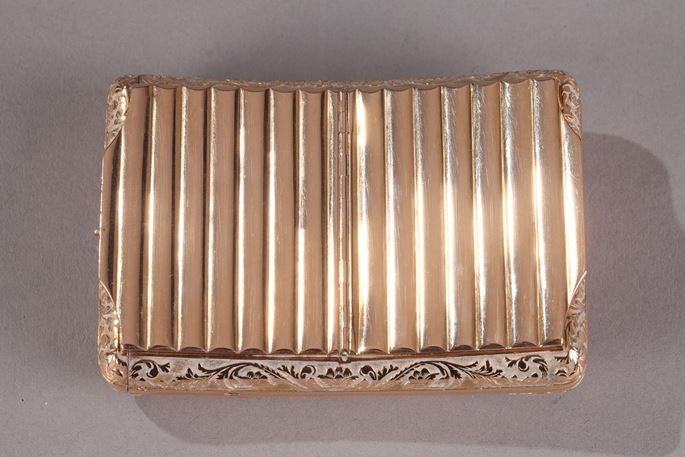 Alexandre  Magnin - A gold musical snuff box | MasterArt